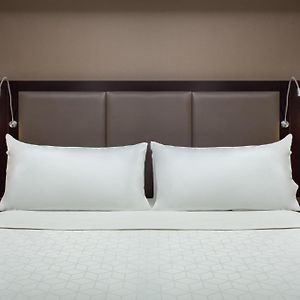 One-Bedroom King Suite